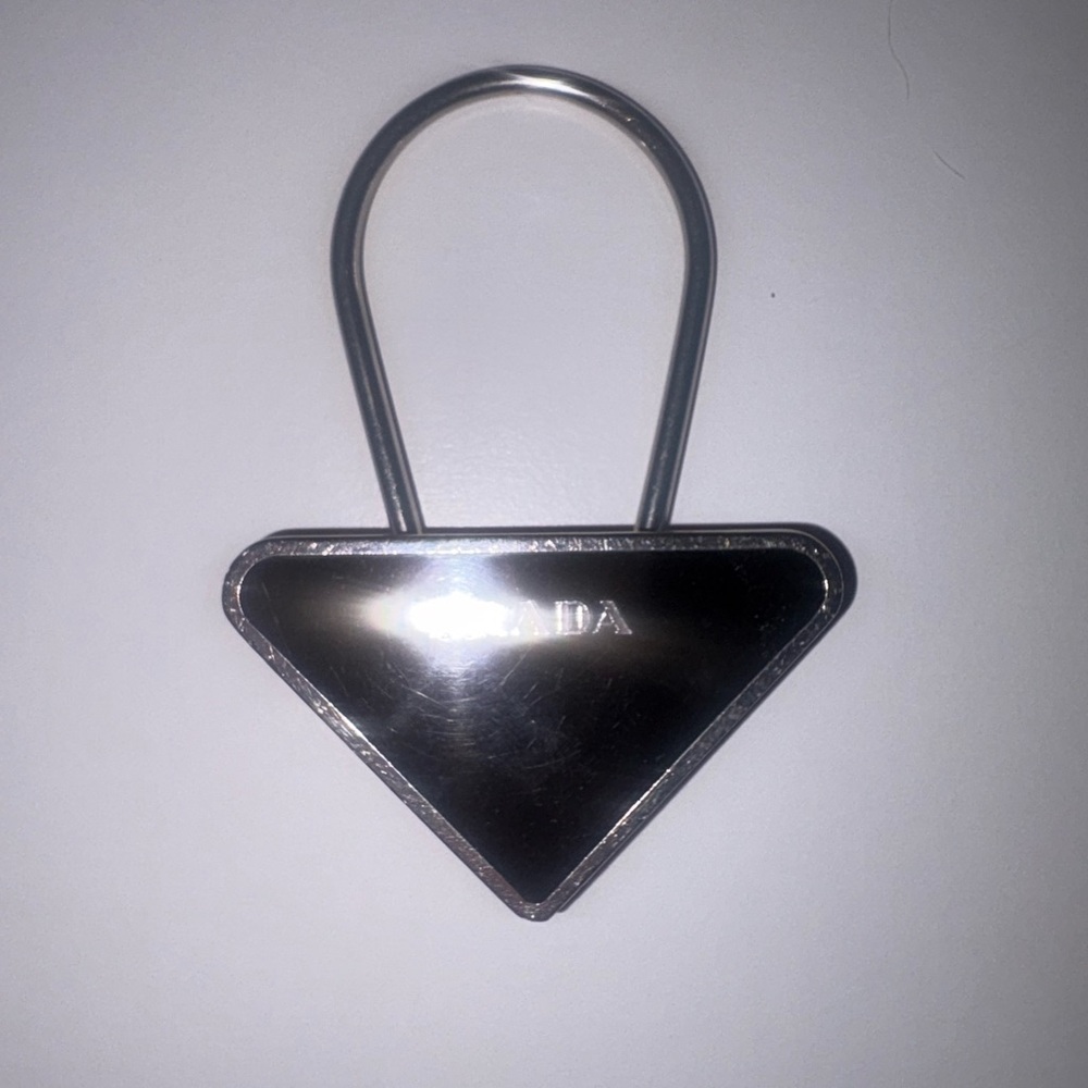 Prada Black And Silver Triangular Key Holder - image 4
